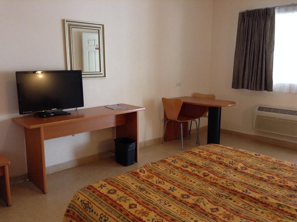 Hotel Del Sol Guaymas Rum bild